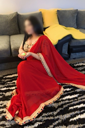 Escort  Priya from Central London