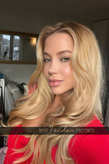 Candice's photo 9