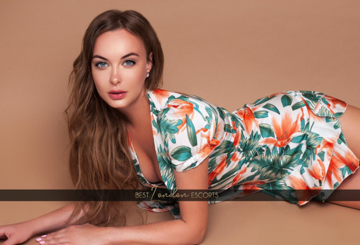 Valerie photo 10